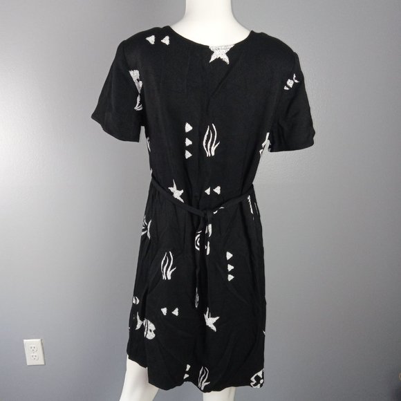 Connie Choi Women's Knee Length Shift Dress Size Medium Black Fish Print VTG - Picture 5 of 9